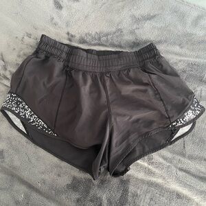 Lululemon Hotty Hot Shorts 2.5